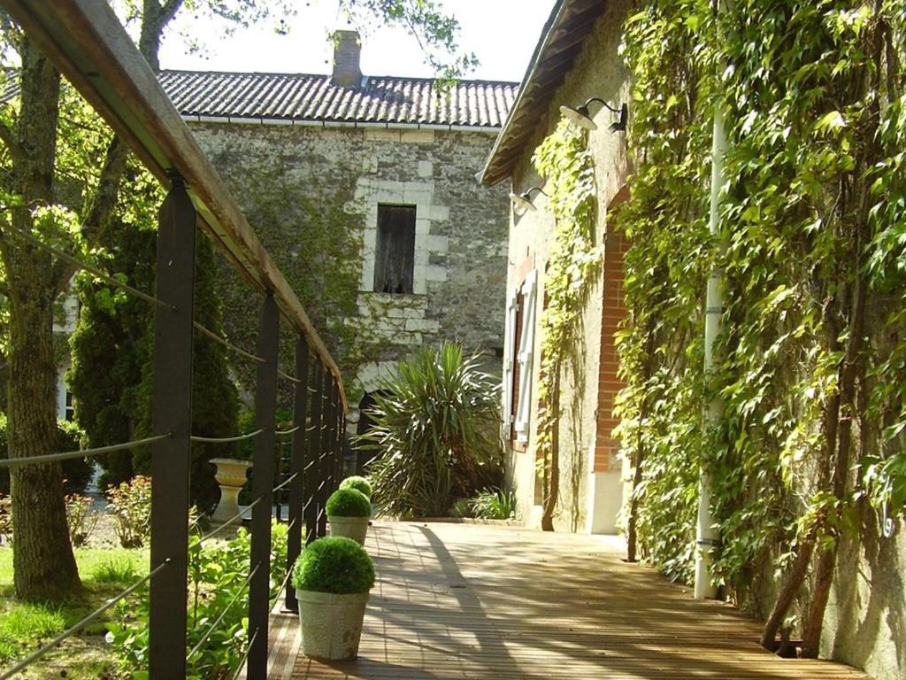 Chateau De La Galissonniere Bed and Breakfast Le Pallet Εξωτερικό φωτογραφία